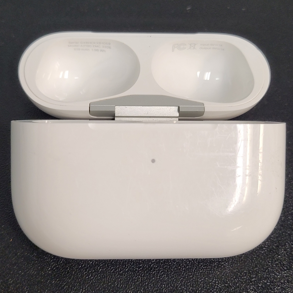 Apple AirPods Pro (A2190) Wireless Charging Case ONLY - Very Good Condition